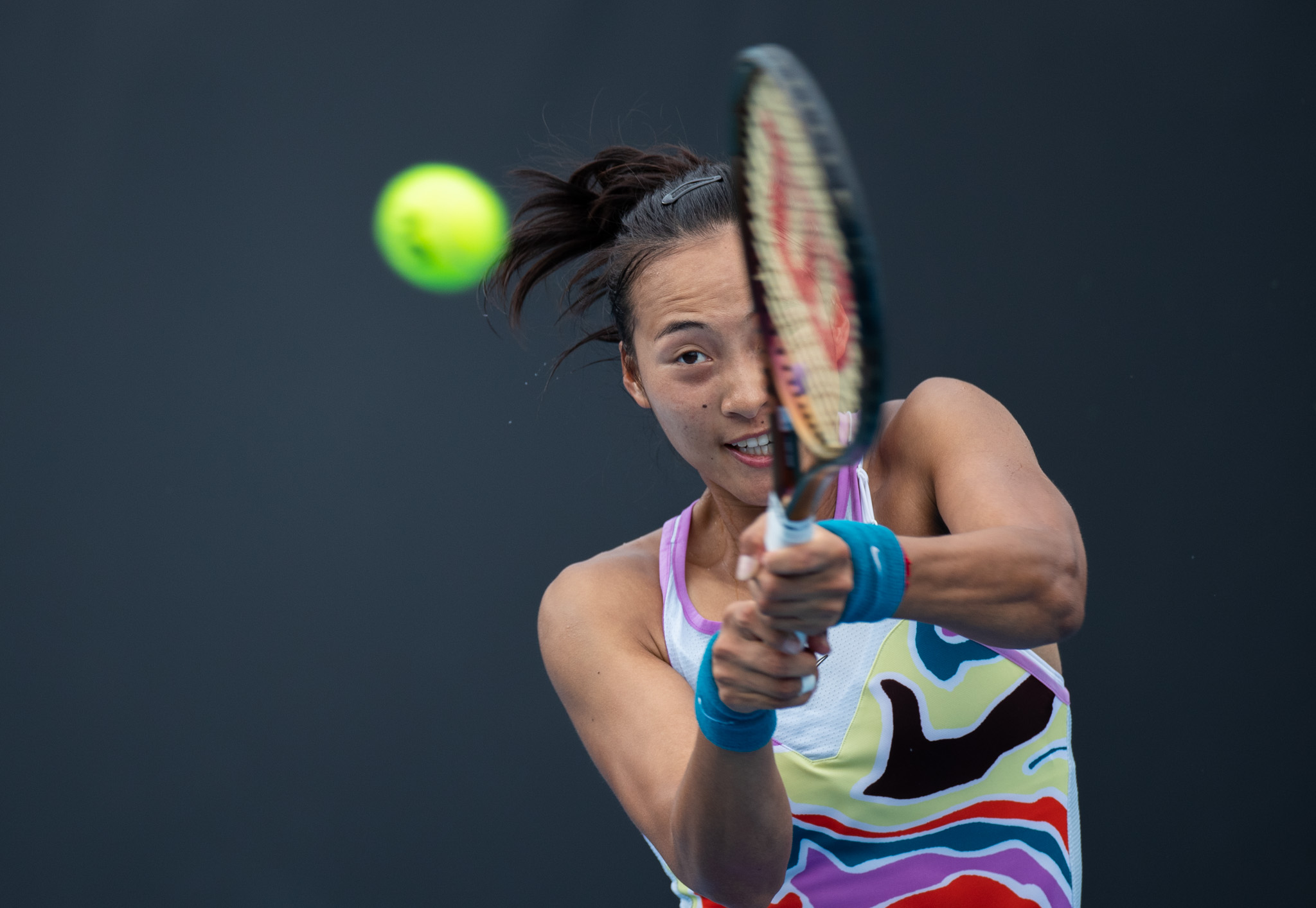 郑钦文赢下中国德比，首进WTA红土巡回赛八强_北京日报网