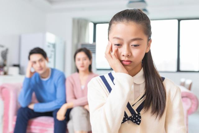 骨子里自卑的小孩，从小就有四个表现，希望你家孩子一个都没中休闲区蓝鸢梦想 - Www.slyday.coM