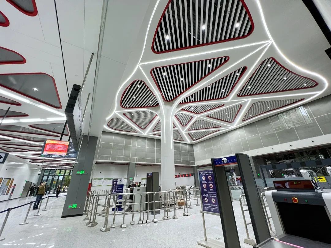 曾家岩站大厅.邹乐 摄