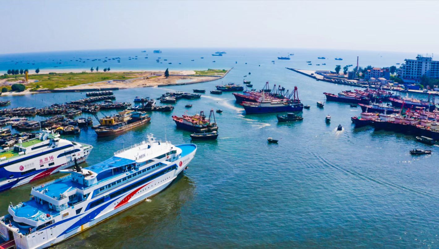 西江航运干线长洲枢纽船闸过闸货运量达1.55亿吨|珠江_新浪新闻