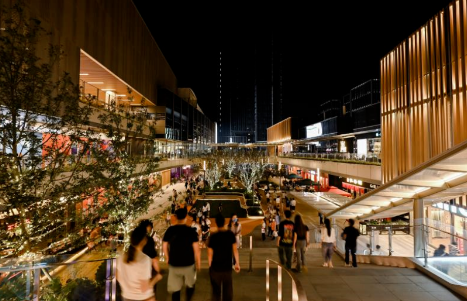 作为上海天空之城的重要拼图,上海天空万科广场将绿色融入全周期的