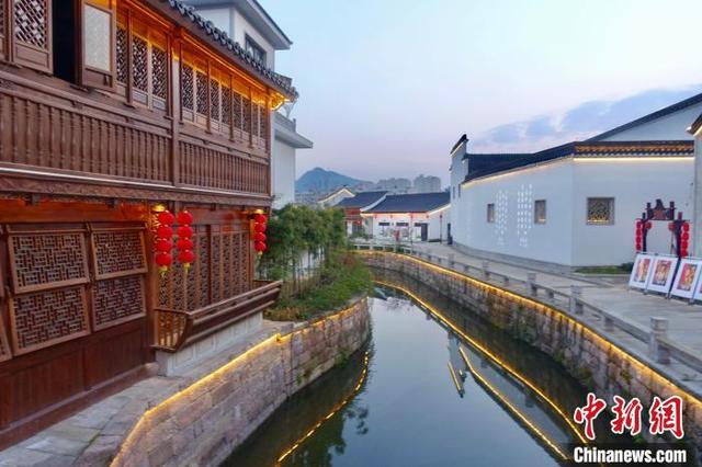 具有年味的杭州富阳新登古城. 钱晨菲 摄