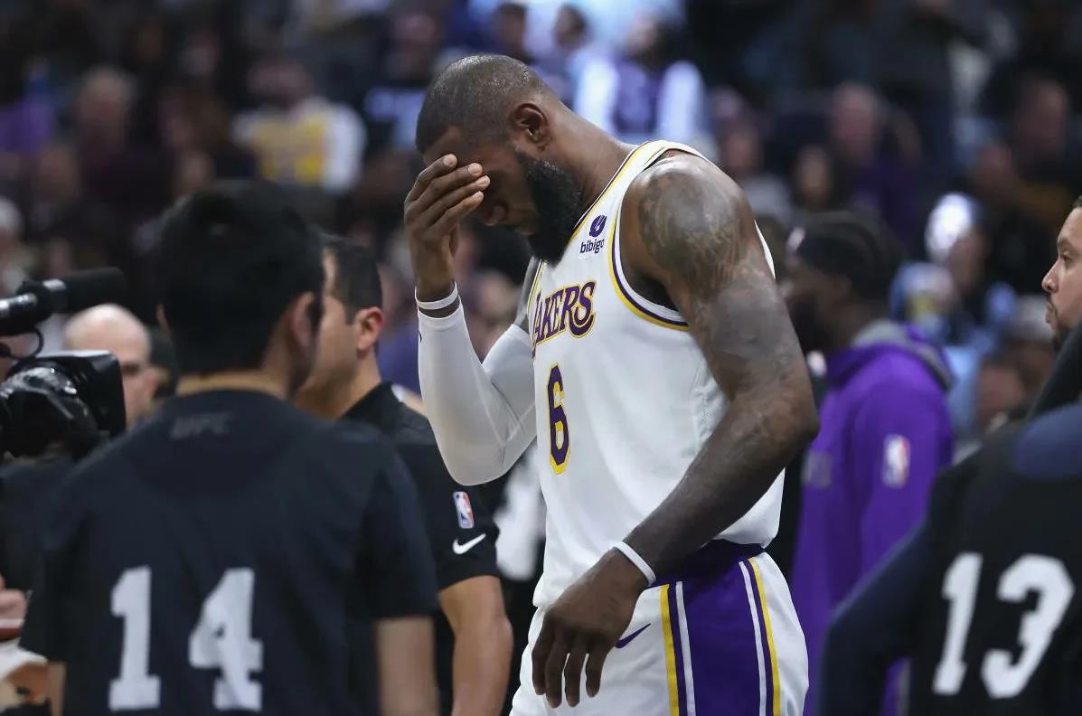 詹姆斯:裁判一整年都告诉我他们没看到,这太令人沮丧了|詹姆斯_新浪