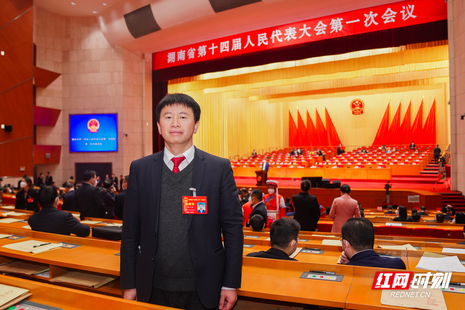 省人大代表,汝城县委副书记,县长周小阳.