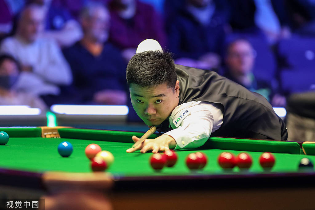 丁俊晖在比赛中.