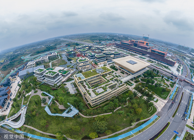 成都,天府新区西部金融创新中心.人民视觉 资料图