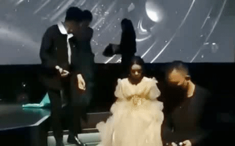 图片来源：杨紫出席时尚芭莎年度派对