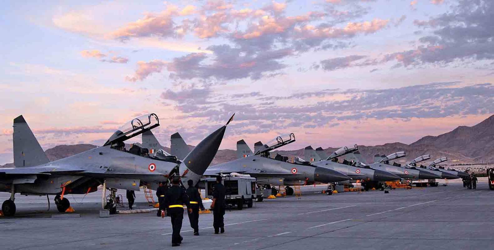 蘇-30MKI是目前印度空軍裝備數量最多的第三代戰鬥機。