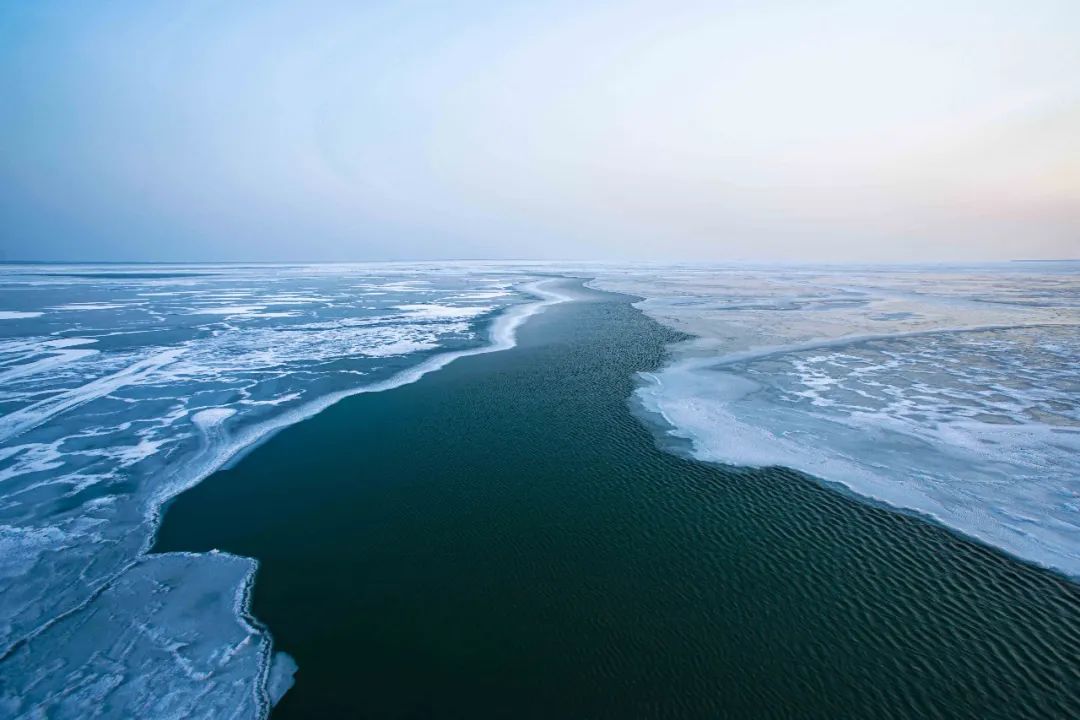 蔚蓝海岸海冰