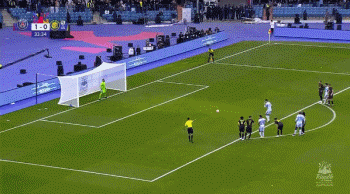 C罗打入加盟利雅得后的首球。