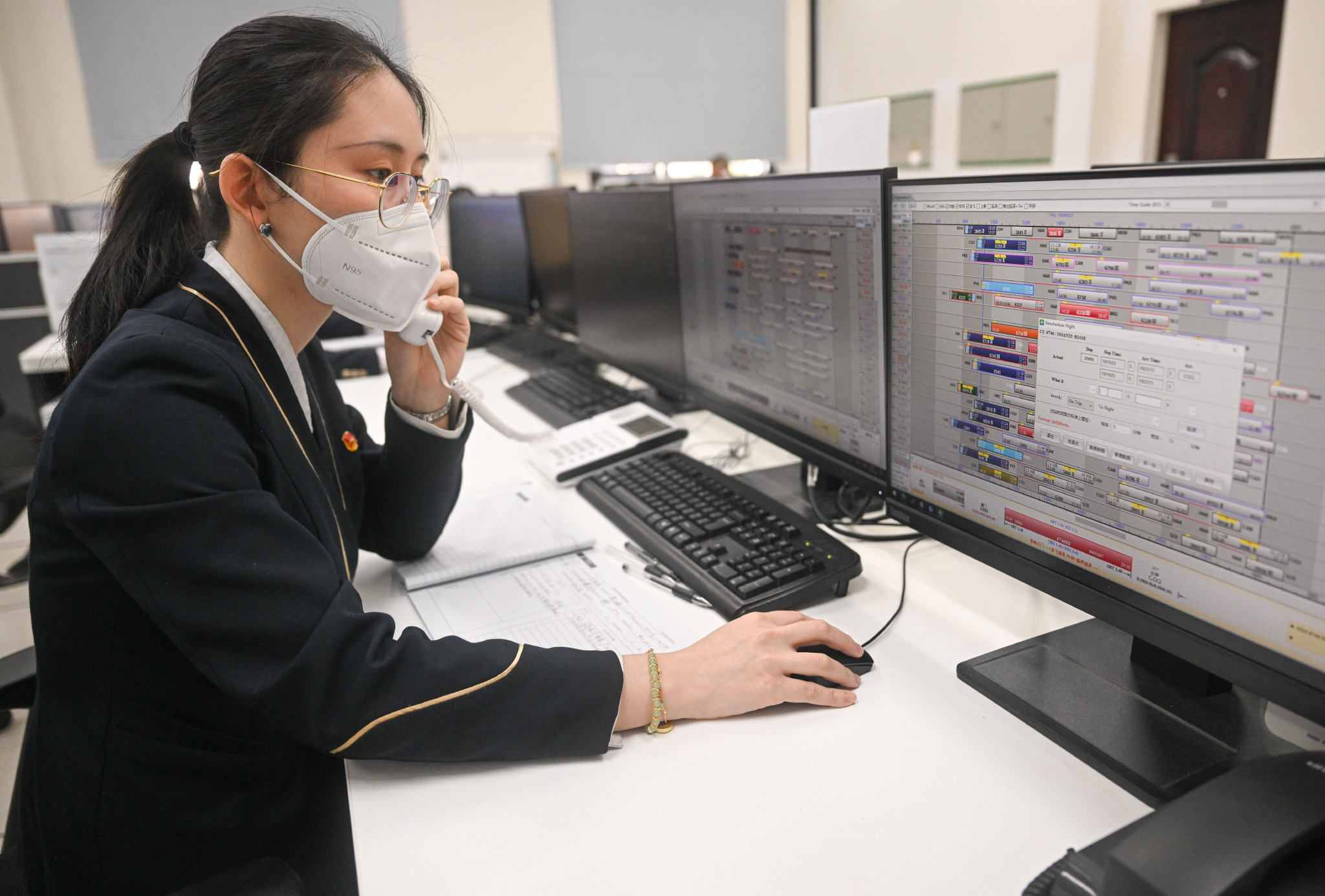 春运期间的航班运行"管家"——民航签派员|南方航空|航班|海南_新浪