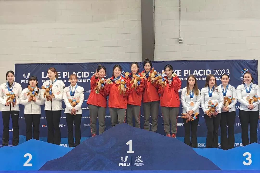 恭喜！中国队摘首金