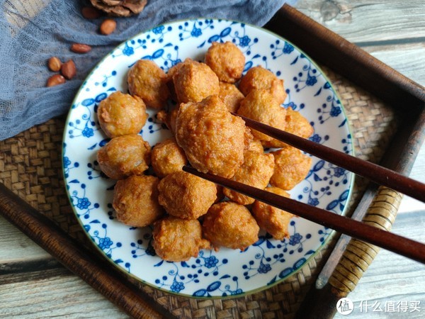 过年炸肉丸子,记住“3不放”的窍门,丸子又香又脆、凉了也不软|炸丸子|锅|味道_新浪新闻