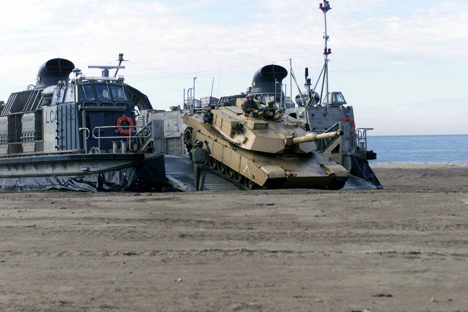 此次转型美国海军陆战队放弃了重型坦克。