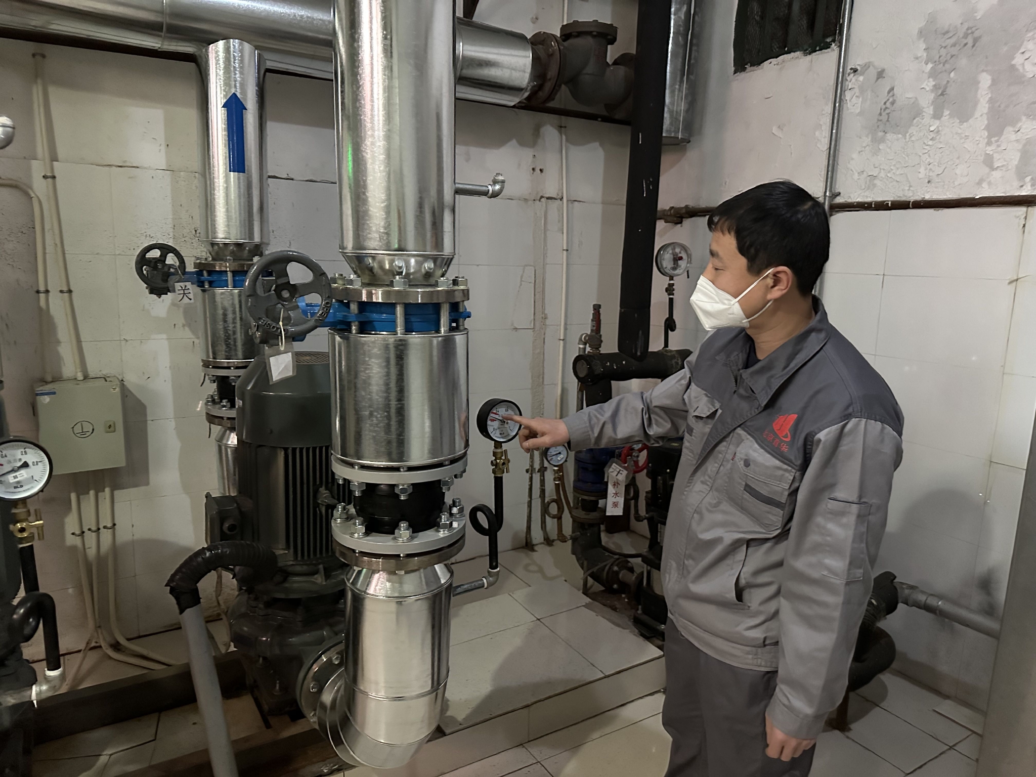 节日我在岗 | 供暖工人24小时值班,守护居民温暖过年|供暖|工人|锅炉