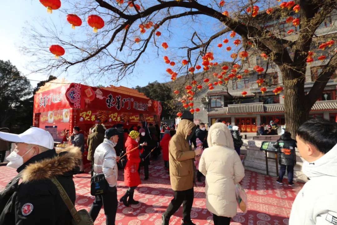 万盏大红灯笼扮靓八刹,福送千家万户,八大处庙会复原老北京传统文化