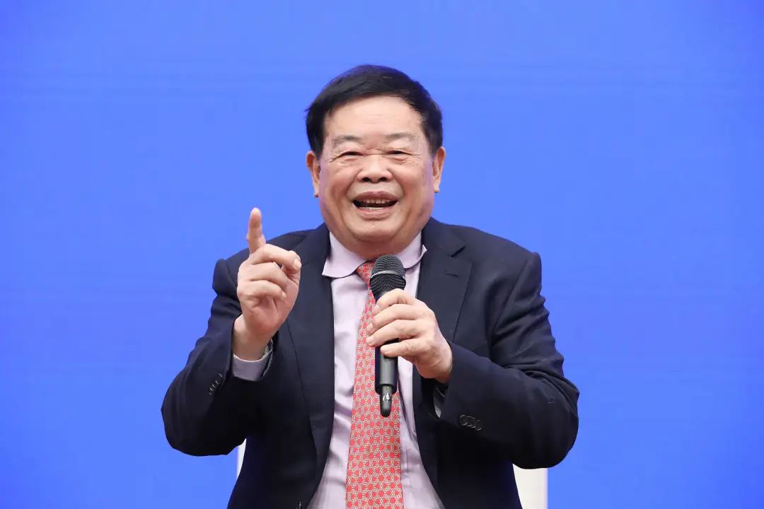 "玻璃大王"曹德旺谈捐资百亿办大学|曹德旺_新浪财经_新浪网