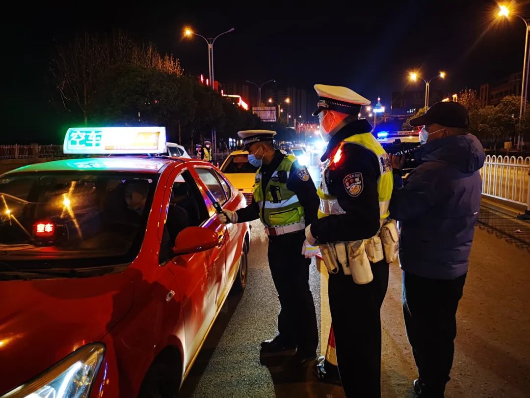 六安交警公布查酒驾时间、地点、范围......__财经头条