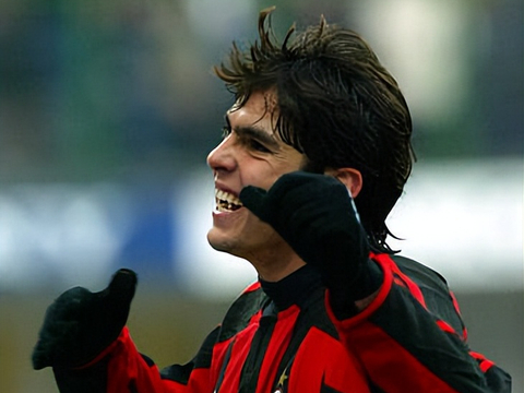AC米兰队史今天：2004年5-0安科纳，鲁伊打入米兰生涯意甲首球