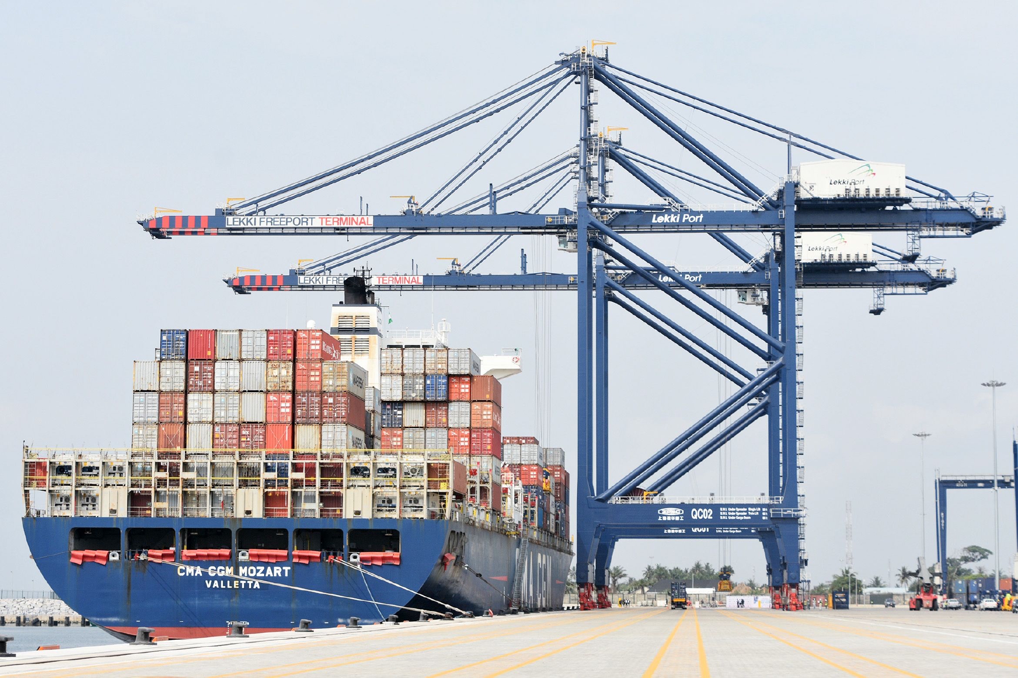 中企投资建设运营的尼日利亚深水港开港运营__财经头条