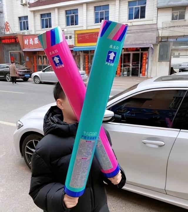 "自制加特林烟花"走红?业内人士提醒!|烟花_新浪财经_新浪网