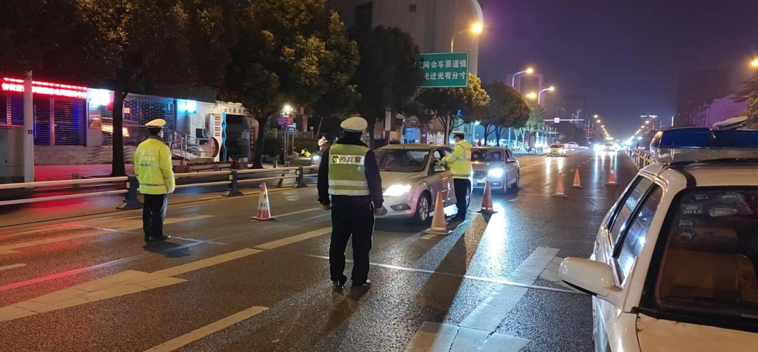 酒驾致3人身亡，警方通报！休闲区蓝鸢梦想 - Www.slyday.coM