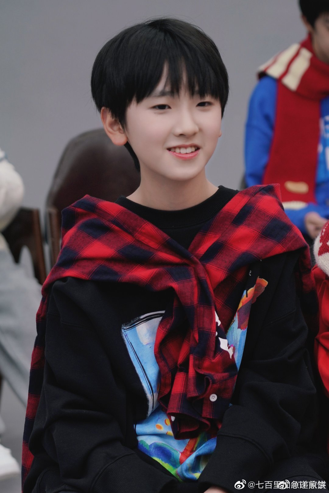 TF家族四代练习生新春合照 官俊臣 黄朔 王浩 张桂源 张函瑞……|王浩|黄朔|练习生_新浪新闻