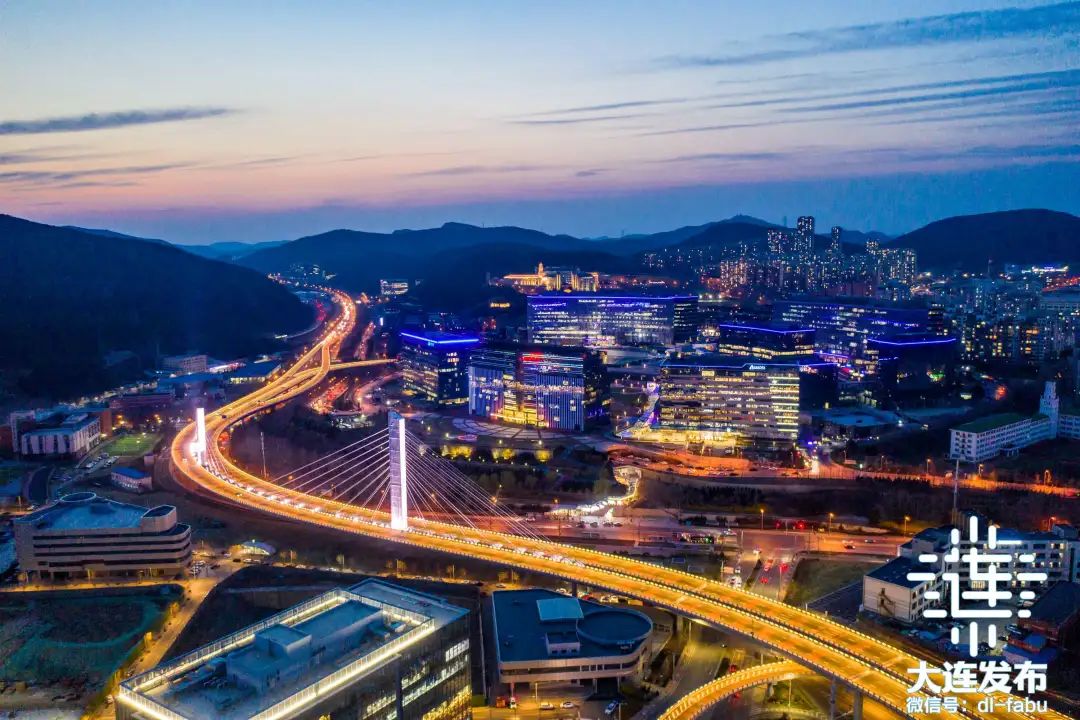 七贤岭数字技术开发应用区,小平岛现代服务业区,黄泥川智能制造产业区