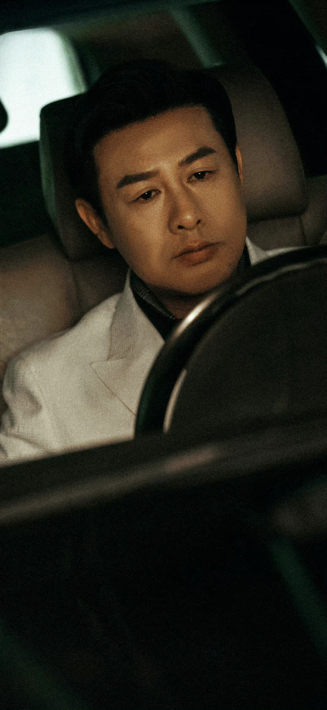高启强(张颂文 饰) 「告诉老默,我想吃鱼了。」|鱼|高启强|狂飙_新浪新闻