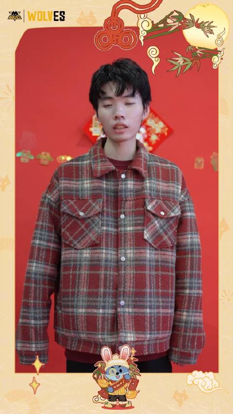 狼宝们早上好~ 大年初六,@狼队向鱼 来拜年 祝大家新的一年……|兔_新浪新闻