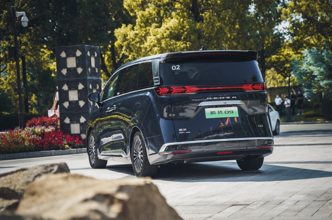 月销6000+，豪华配置拉满，这台大7座宜商宜家，一公里只要4毛！