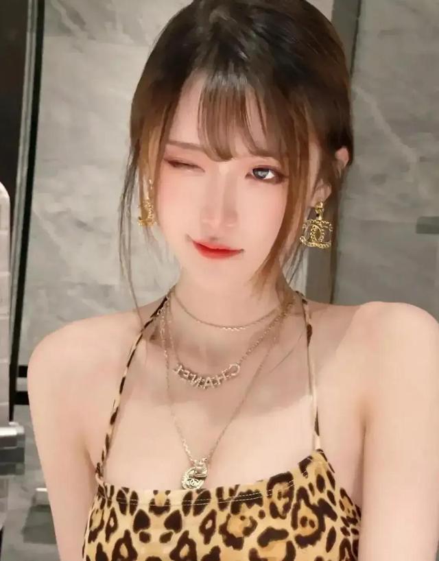 腐团儿豹纹吊带装封神!