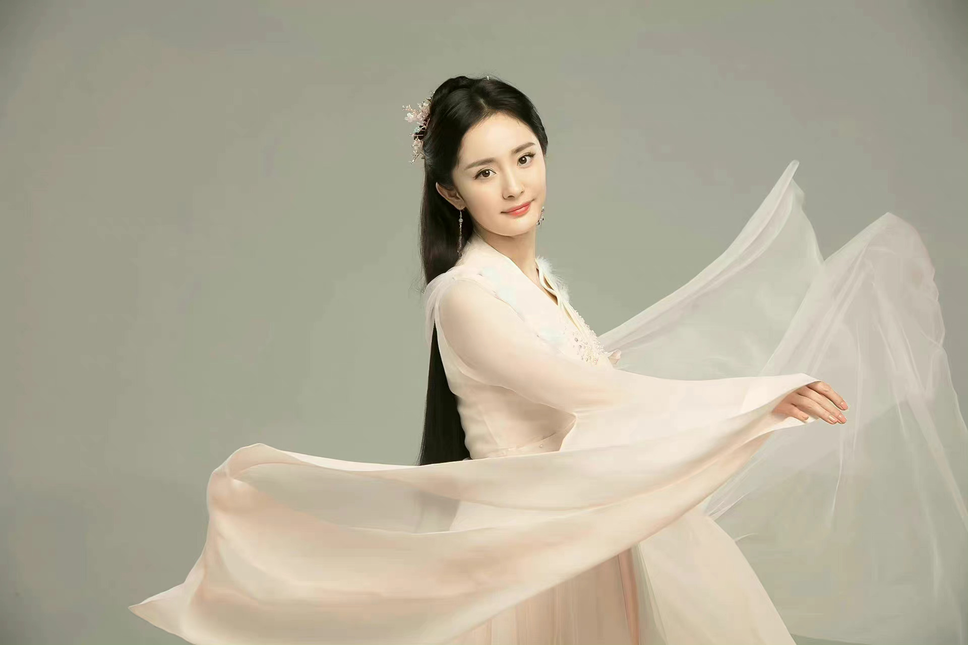 杨幂电视剧《扶摇》未公开白衣定妆照|白衣|定妆|杨幂_新浪新闻