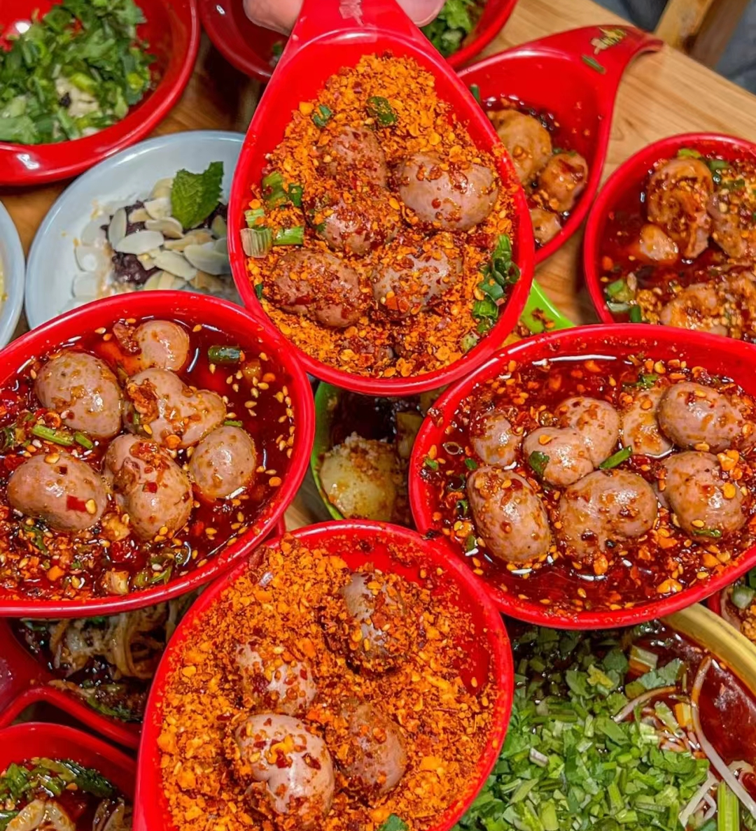 by小红书用户@杨有而若是觉得涮兔腰子吃起来不太够劲,那烤兔腰吃起来