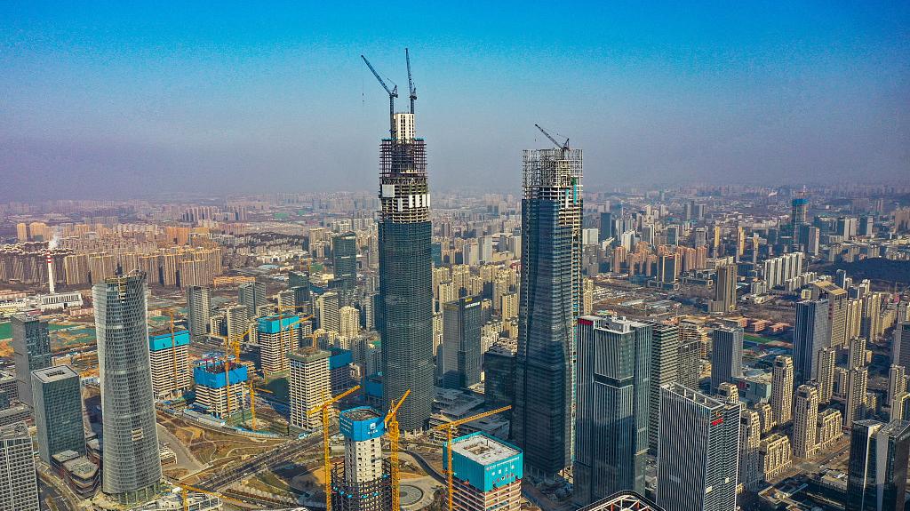 2023年1月2日，济南，一座座高层建筑物拔地而起。视觉中国 资料图