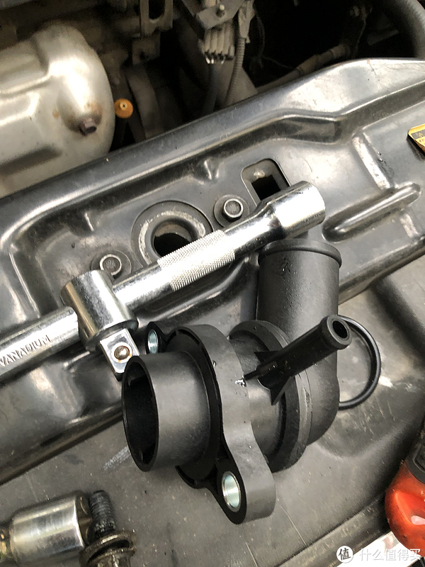 自己动手修一辆24万公里的老车(别克凯越)-换节温器