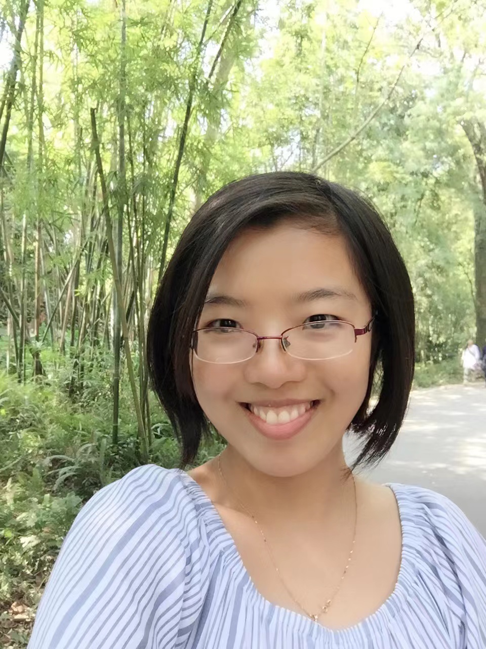 华南师范大学张巧老师的发言题目为《后人类主义的艺术本体论何以可能