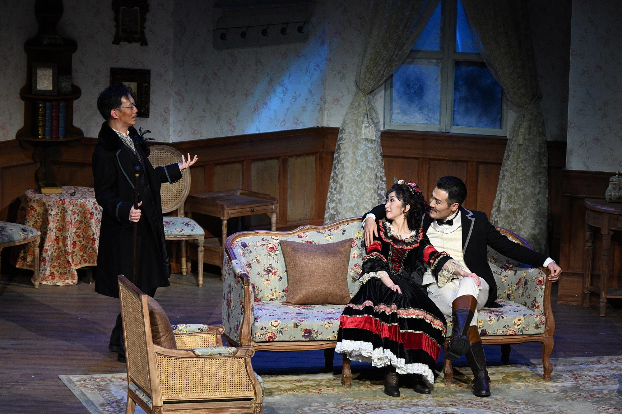 再登国家大剧院,延续任鸣导演对现实的思考|话剧|玩偶之家|戏剧_新浪