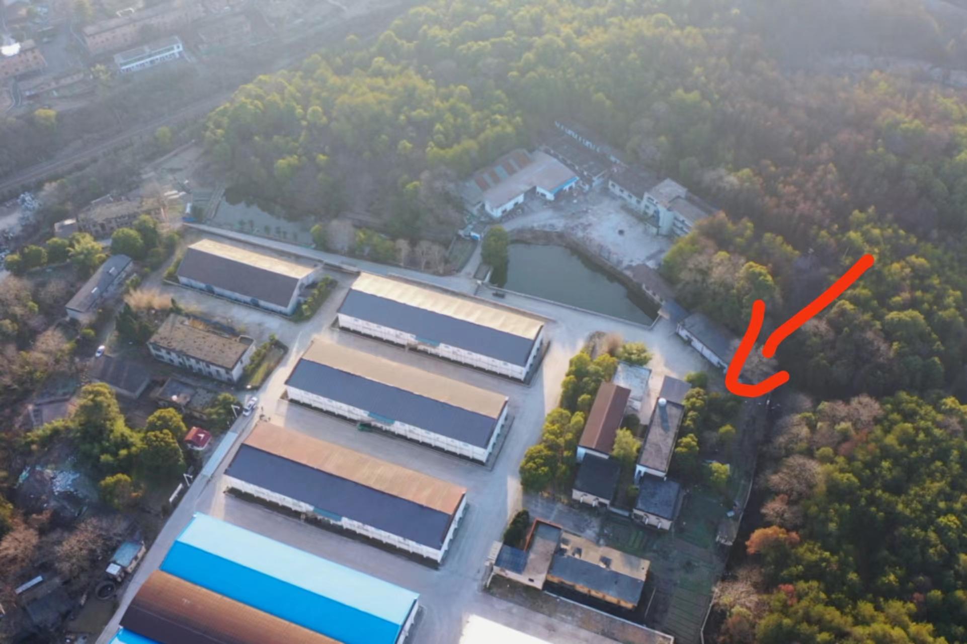 胡鑫宇家属称遗体在储粮仓库被找到，衣服疑似反穿