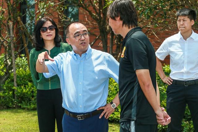 感谢李铁？武汉队解散，一群人却应该感谢他，因他被抓而拿到薪水