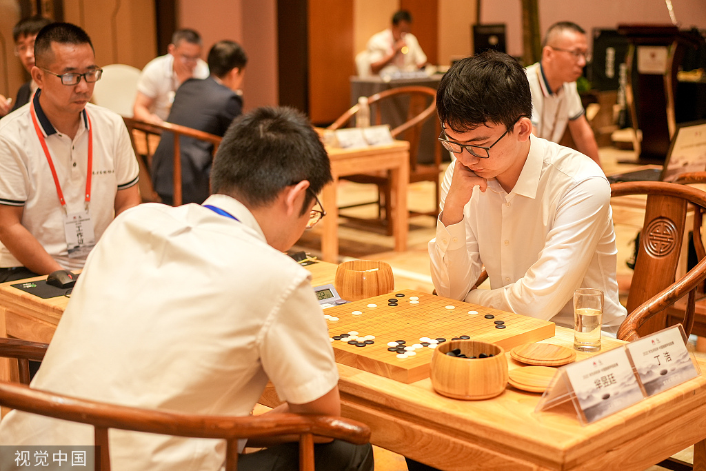 中國首個00後圍棋世界冠軍！丁浩擊敗楊鼎新，LG杯奪冠 - 新浪香港