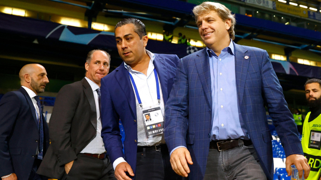 当时托德·伯利和埃格巴利组织的clearlake基金领衔一个收购财团,接手