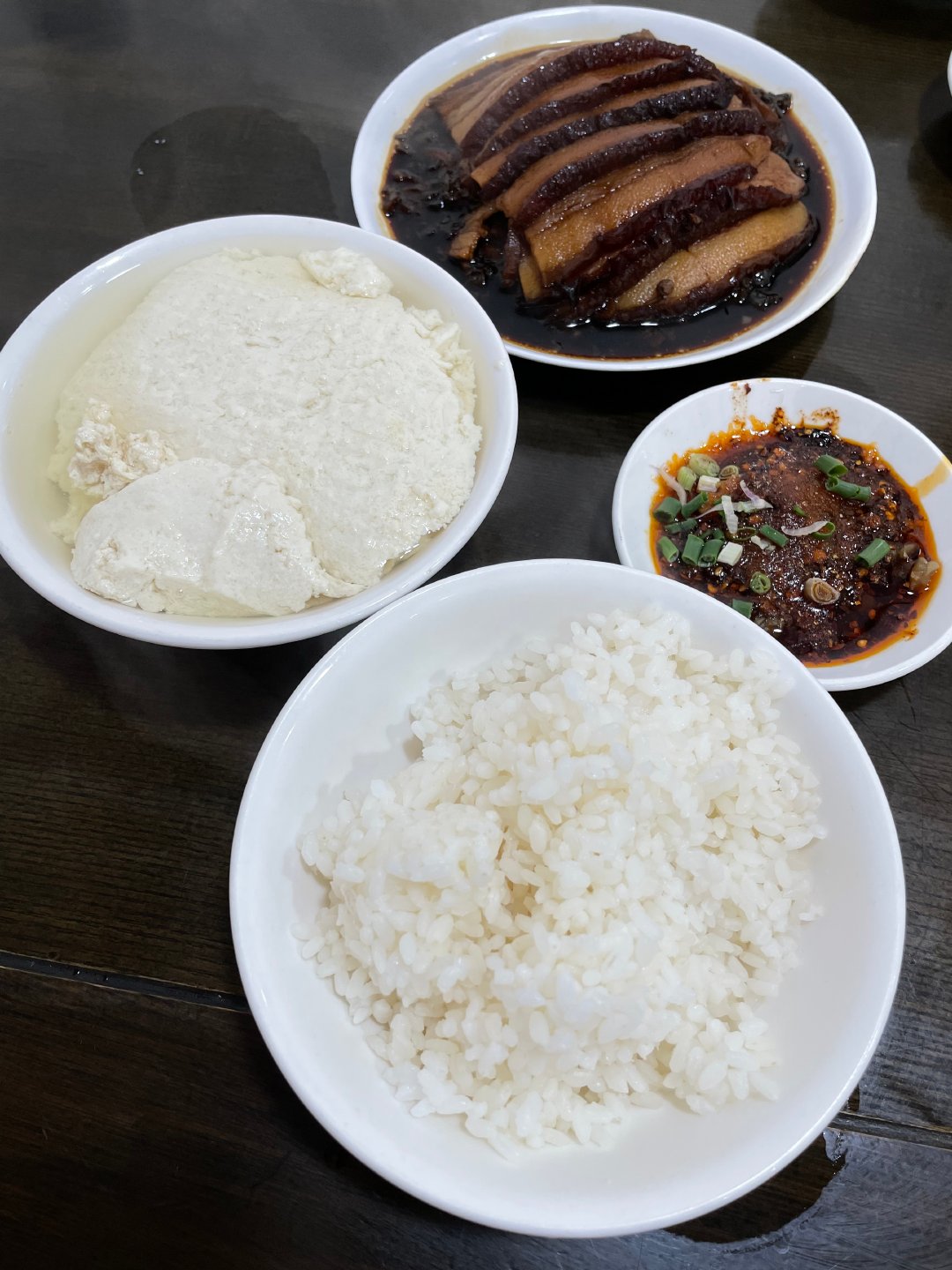 肉是烧白,白的是豆花饭,饭是大米饭. 重庆美食|豆花_新浪新闻