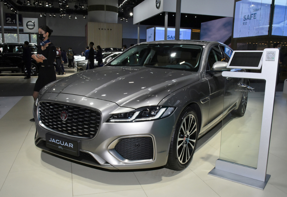 捷豹xfl的动力性能强大,助力车队新赛季获得好成绩-新浪汽车