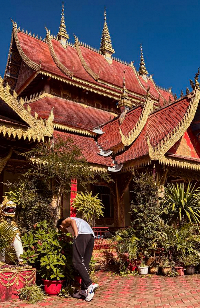 图 / 西双版纳村寨的傣楼