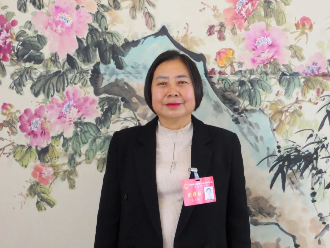 【两会访谈】张冬梅:不忘初心念党恩 当好农业发展的"领头雁"__财经