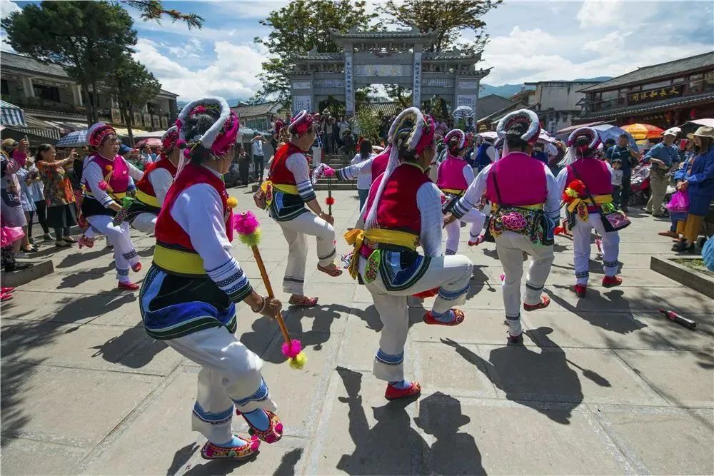 (白族霸王鞭 &nbsp; 杨士斌 &nbsp;摄影)