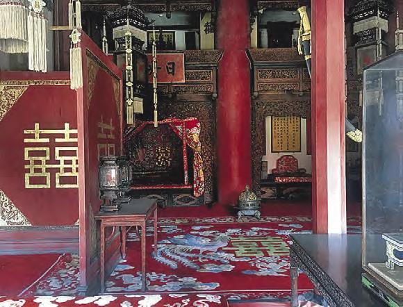 坤宁宫东暖阁内景.养心殿东暖阁内的炕.