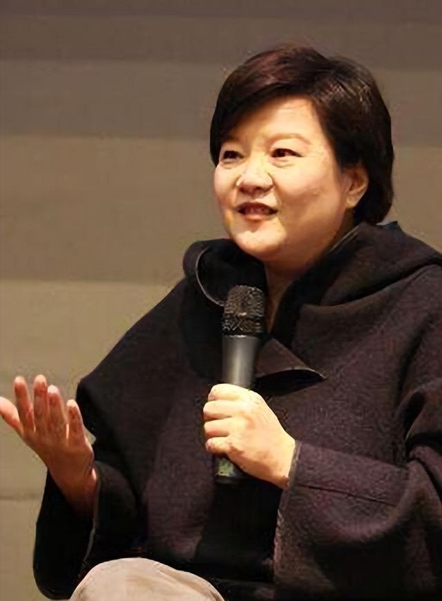 名门痞女洪晃因一句话与陈凯歌离婚四婚三离今遇真爱