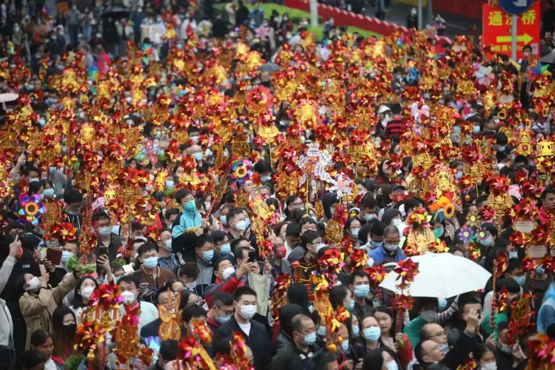 佛山人的仪式感刷屏！行通济的浪漫和快乐又回来了，多图直击……|佛山市_新浪新闻